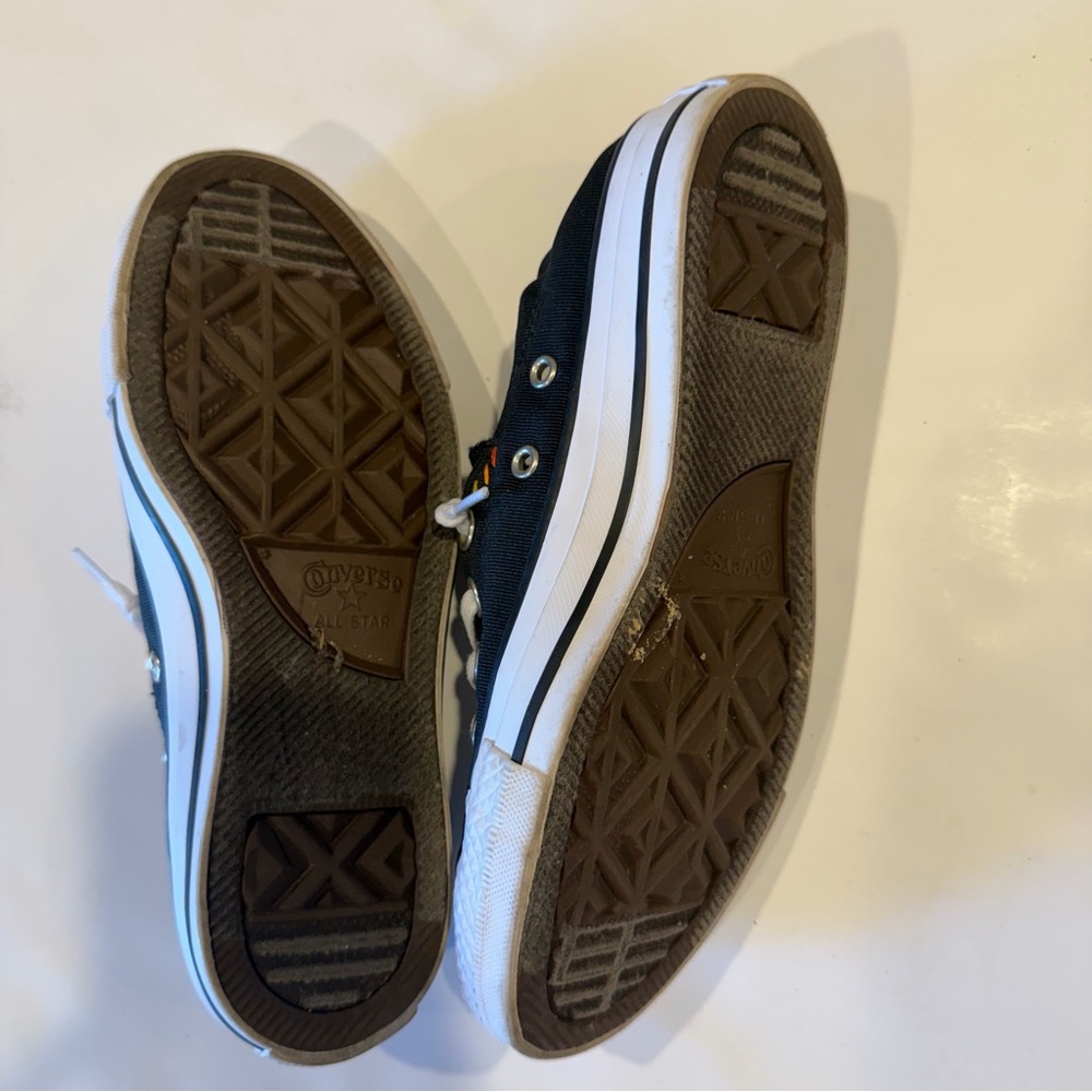 Converse Black and White Low-Top Canvas Sneakers Elastic Back Low Top Size 6 - Picture 6 of 6